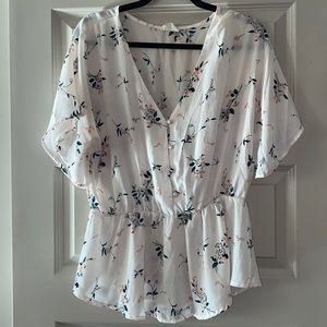 XL Blouse with four buttons and synched waist